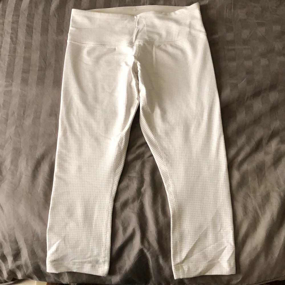 White LuLulemon crops